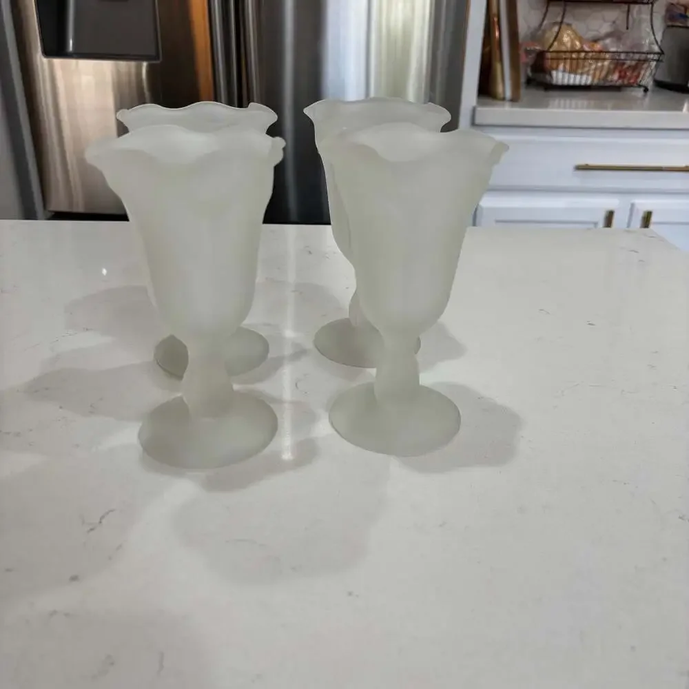 Vintage  Frosted Satin Glass Ruffled Sherbet Dessert Dishes - Set of 4. 6.5”